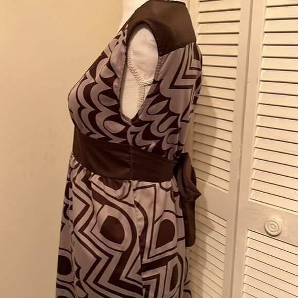 𝅺MOSSIMO Brown and Grey V-Neck Mini Dress with Attached Belt.  Size Small - Picture 4 of 6